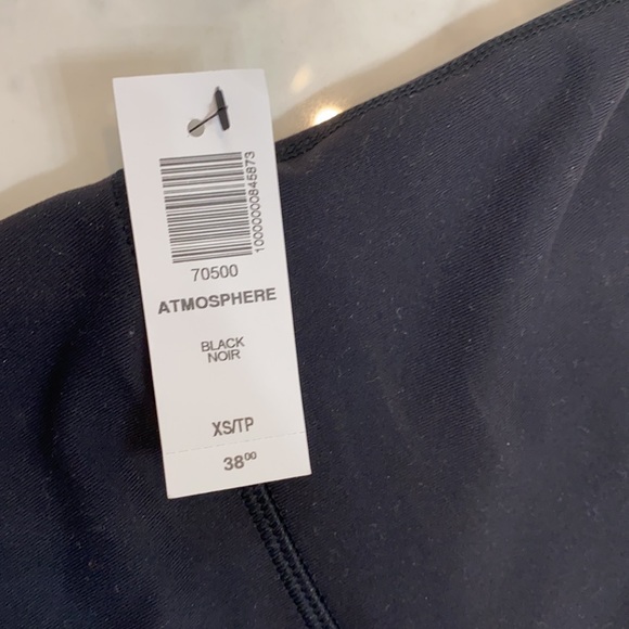 BRAND NEW Aritzia TNA Biker Shorts XS - Picture 2 of 4